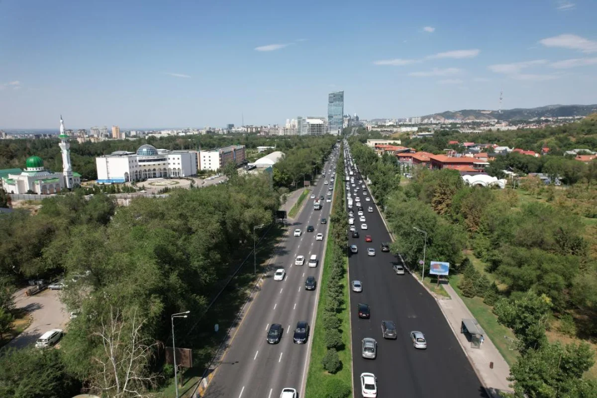 Алматыда Әл-Фараби даңғылында қозғалыс шектеледі