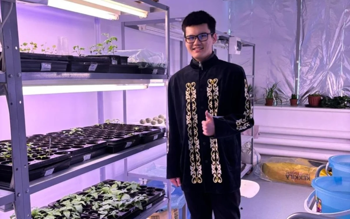 Астаналық оқушы ерекше гүл өсіреді