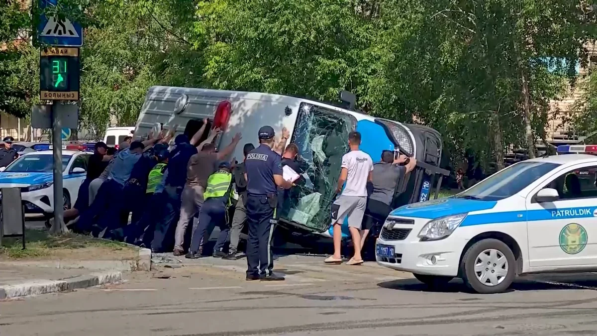 Сразу два  ДТП с участием полицейских машин произошли в Костанае
