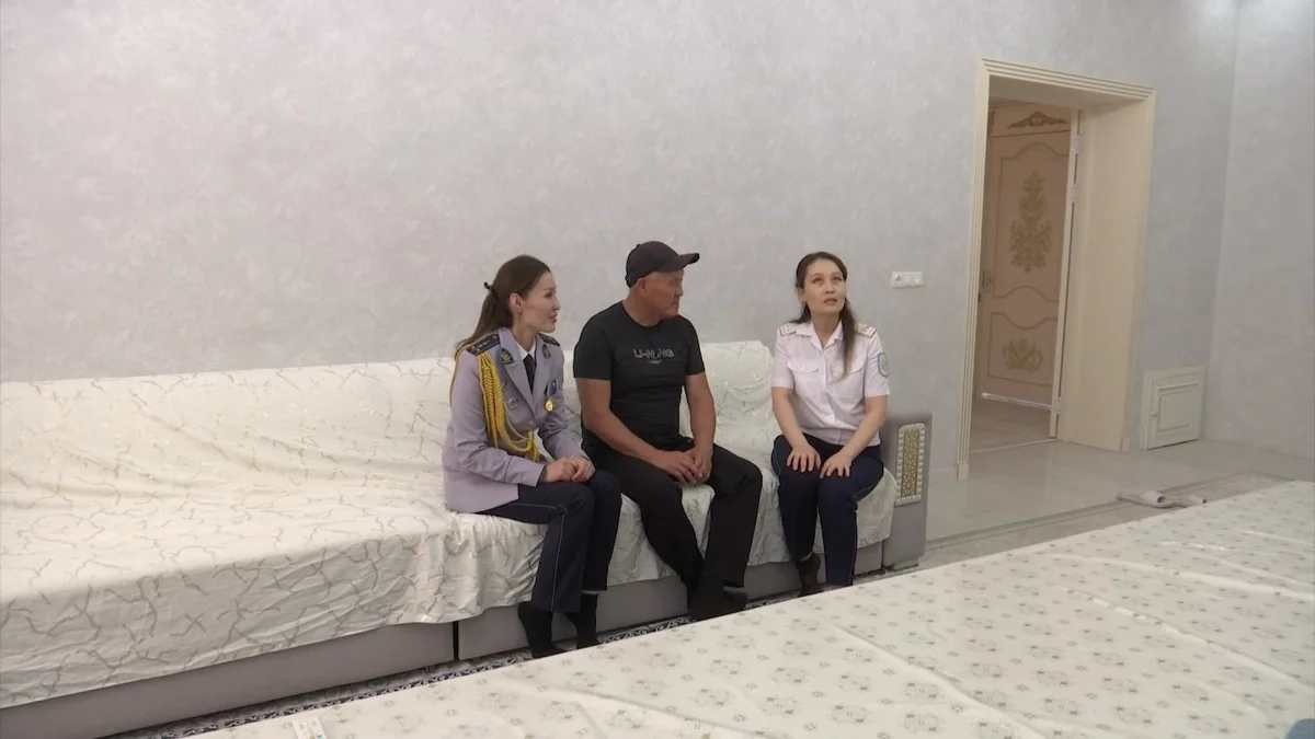 Шымкенттегі Сүлейменовтер отбасында бір үйдің төрт адамы полицей