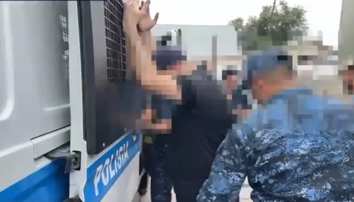 Подозреваемого в хищениях миллиардов на продаже кредитных или несуществующих авто доставили в Казахстан
