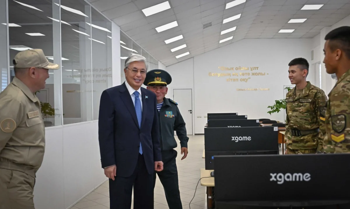 Президент посетил Военный колледж имени Шокана Уалиханова