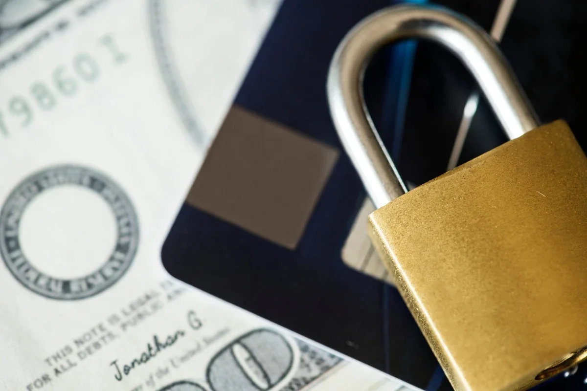 Алматыда коммуналдық қарызы бар 600-ден астам кәсіпорынның есепшоты бұғатталды