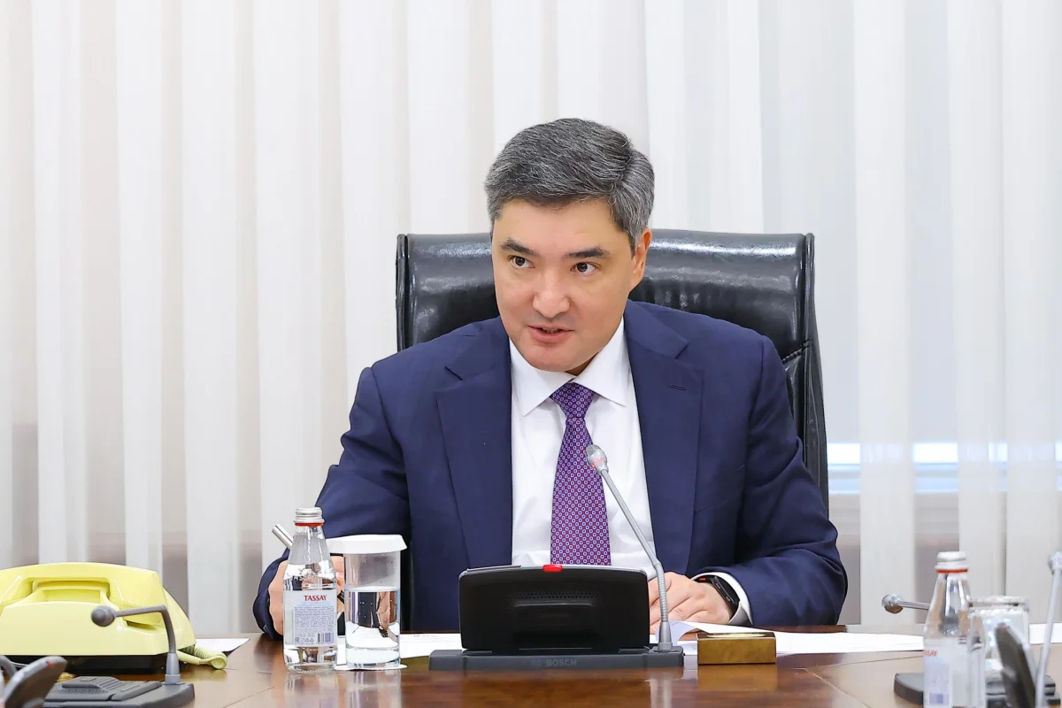 Олжас Бектенов ЖЖМ нарығындағы ахуал бойынша жиын өткізді