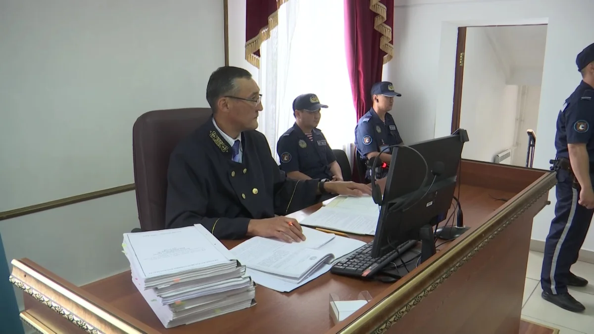 Труп в клетчатой сумке несколько дней пролежал возле мусорных контейнеров: в суде Актобе началось рассмотрение громкого дела