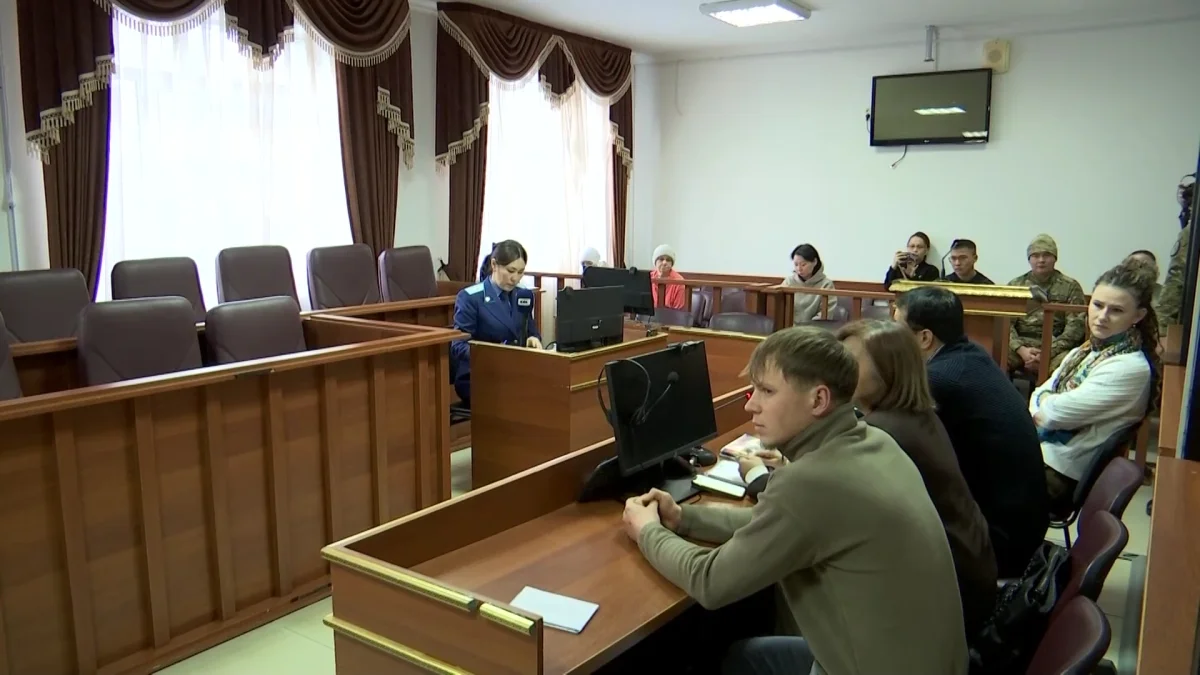 Мұздатқышқа адамның басын жасырып қойған қылмыскер 11 жылға сотталды