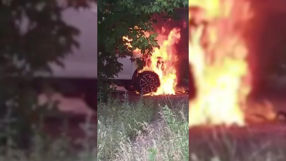 В Семее из-за детской шалости сгорел автомобиль