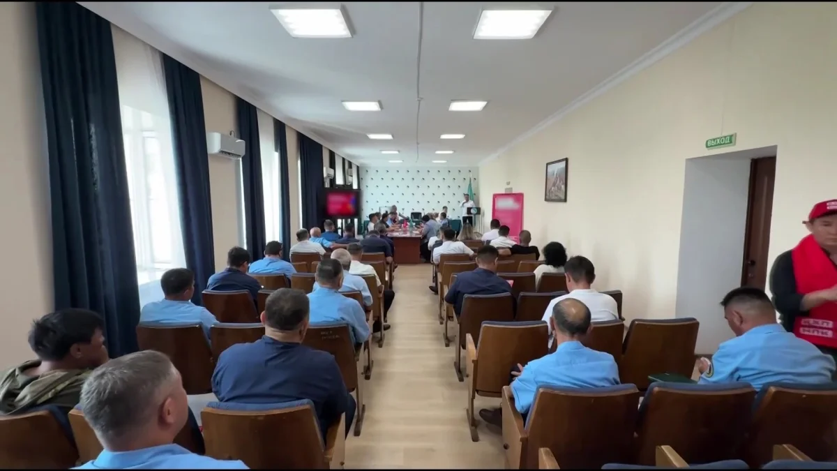 Қазақстан Халық Партиясының өкілдері теміржолшылармен кездесті