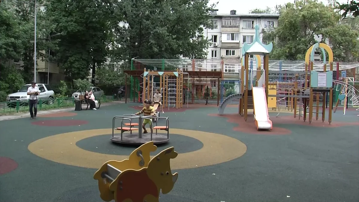 Алматының Әуезов ауданында инфрақұрылымды жаңарту жұмыстары қарқынды жүргізілуде