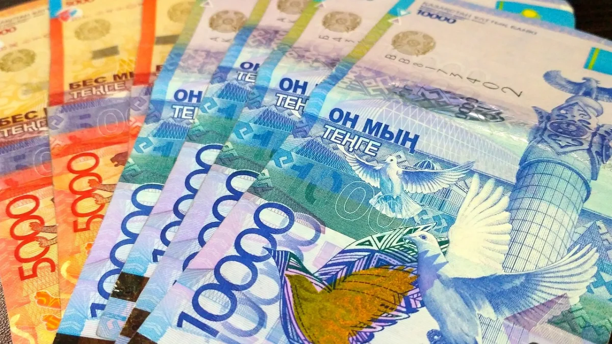 Доллар, евро и рубль: актуальные курсы валют в мегаполисах Казахстана на 8 августа