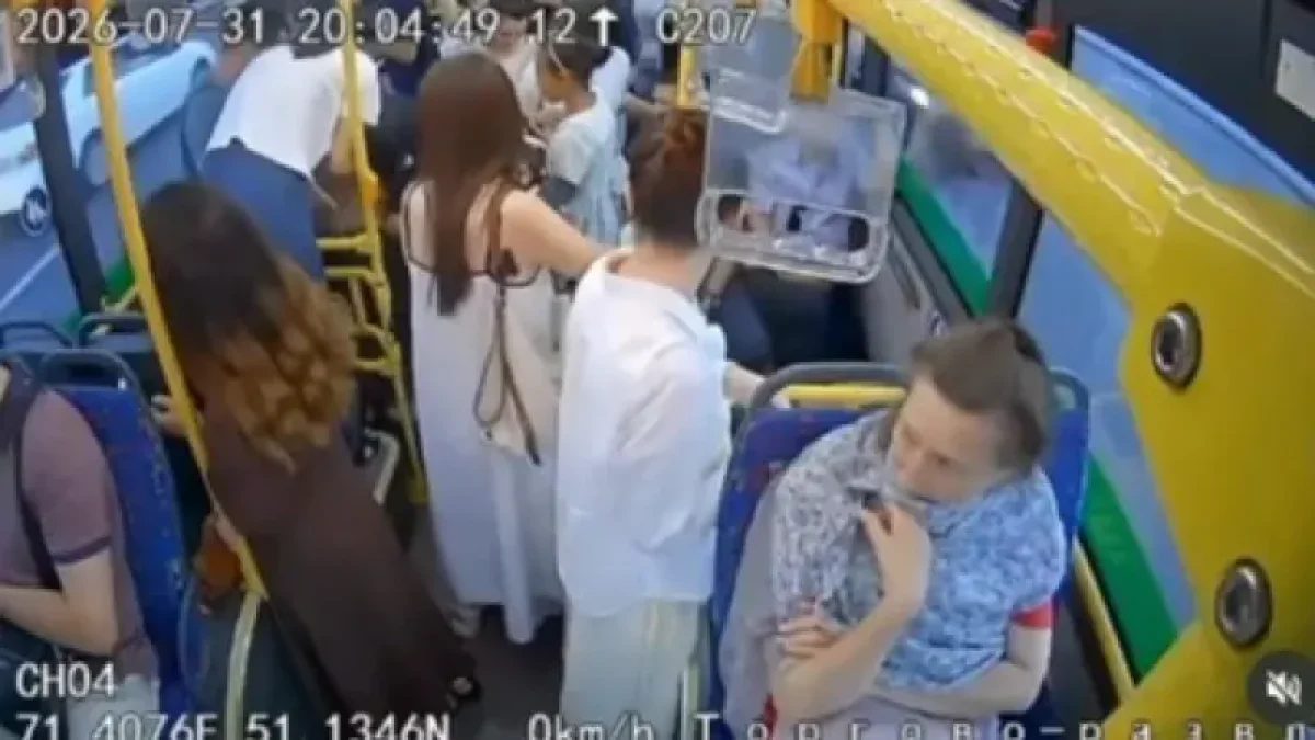 Астанада полиция қызметкері кәмпитке қақалып қалған баланың өмірін сақтап қалды