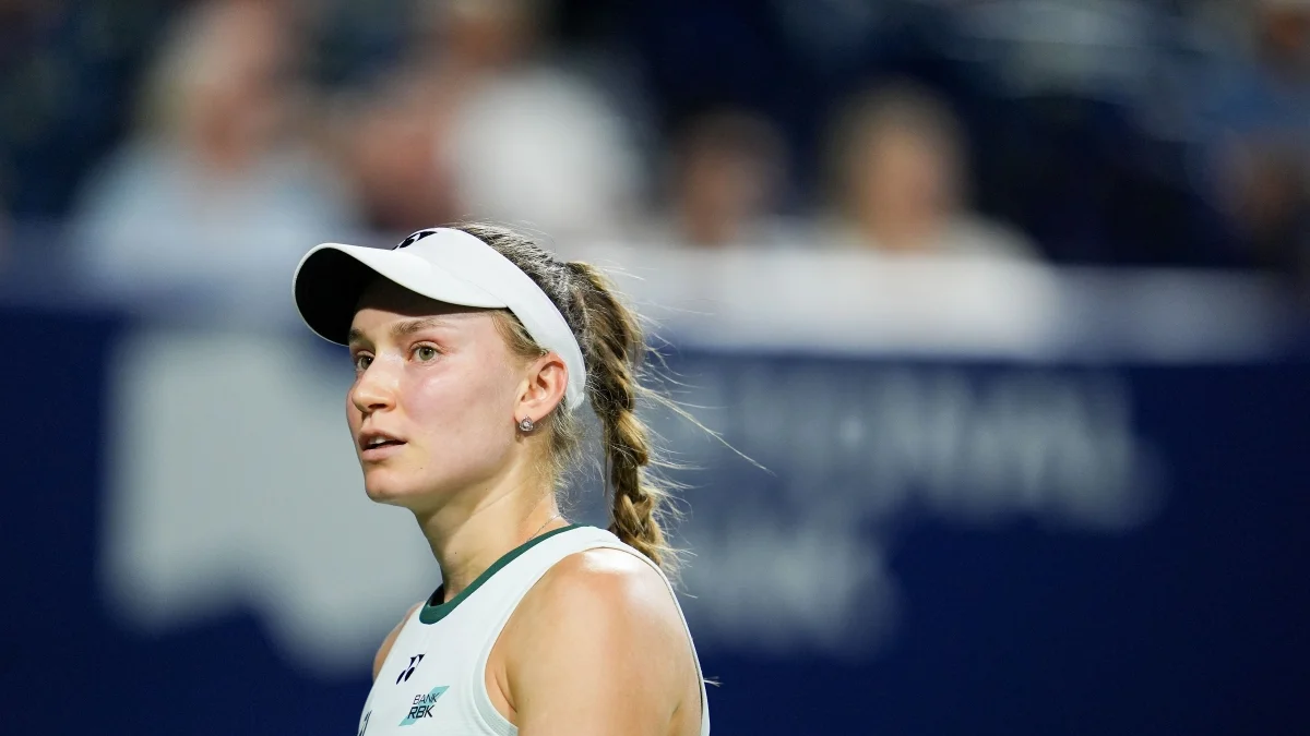 Елена Рыбакина уступила Иге Швёнтек в финале турнира WTA 1000 в Торонто