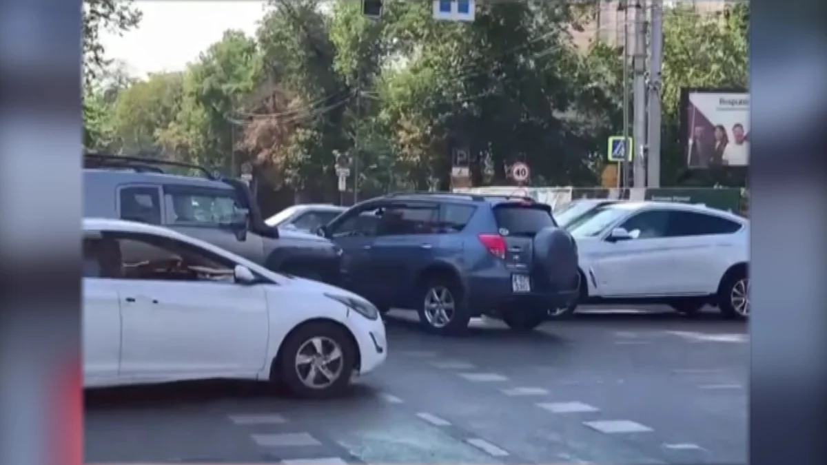 Алматыда бүгін 4 ауданда жарық өшіп, жұрт әбіргерге түсті