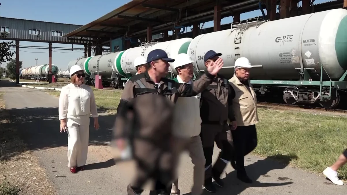 «Ауыл» партиясының өкілдері мұнай-логистика компаниясының ұжымымен кездесті