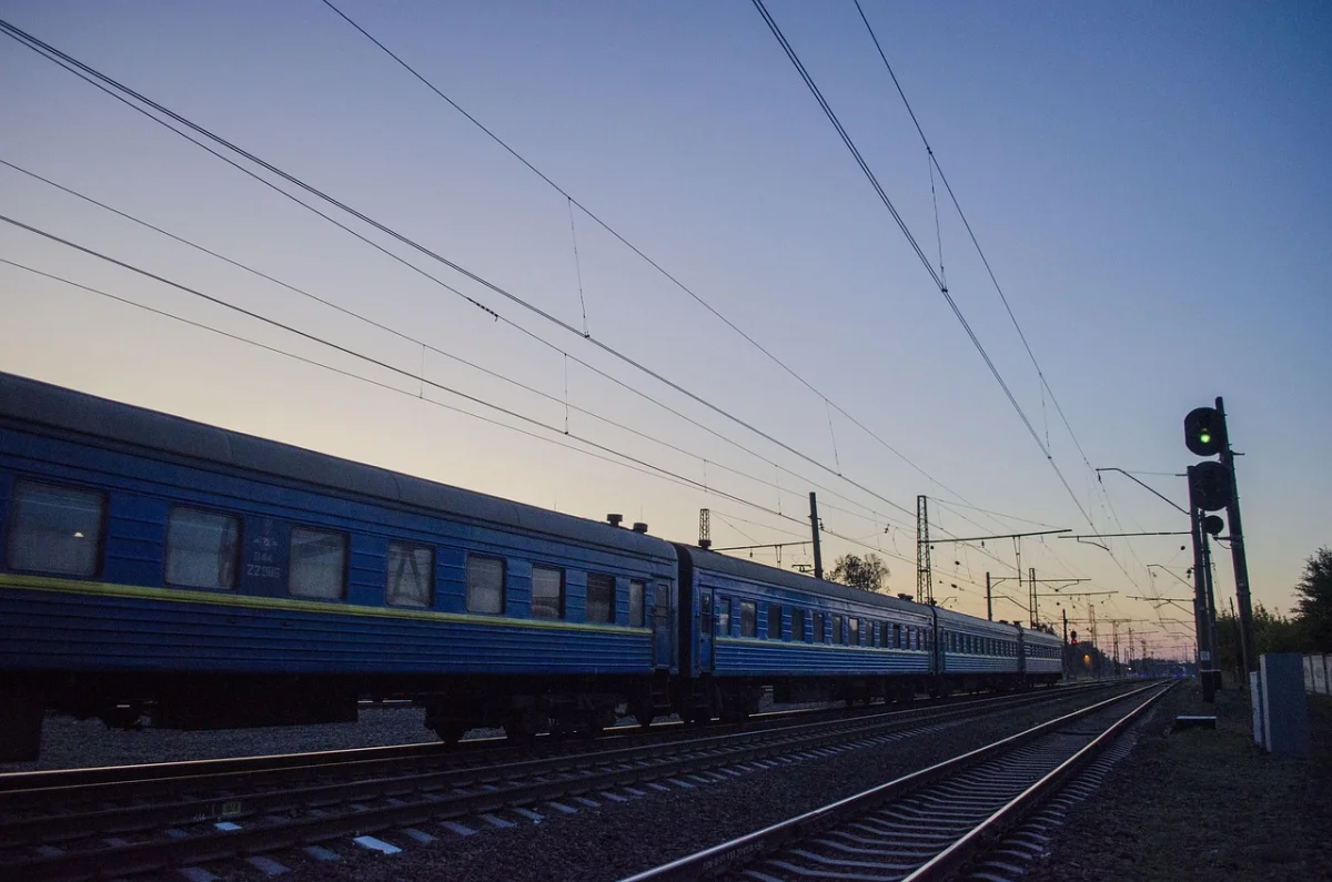 Вагонның үстіне шығып суретке түспек болған жасөспірімді тоқ соқты
