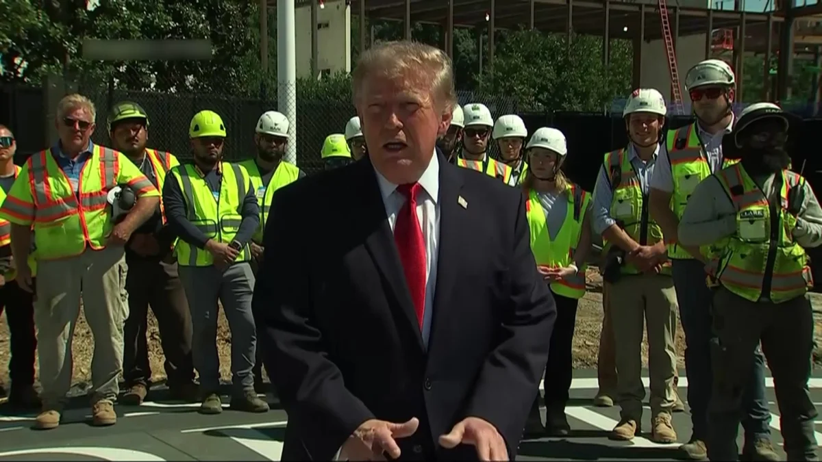 Трамп: «Өзге елдердің Президенттеріне Ақ үйді көрсетуге ұяламын»