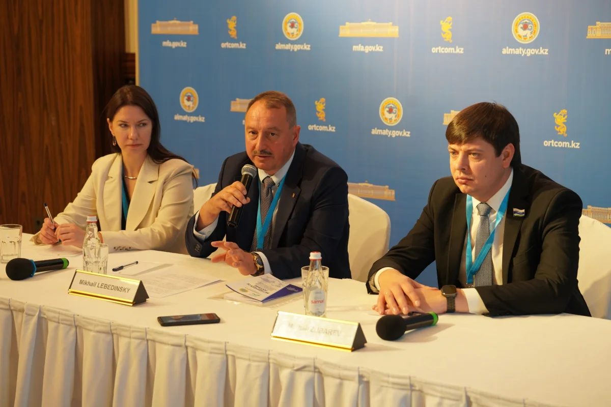 Ресейлік бақылаушылар: Қазақстандағы сайлау ашық өтіп жатыр, заң бұзушылықтар байқалмады