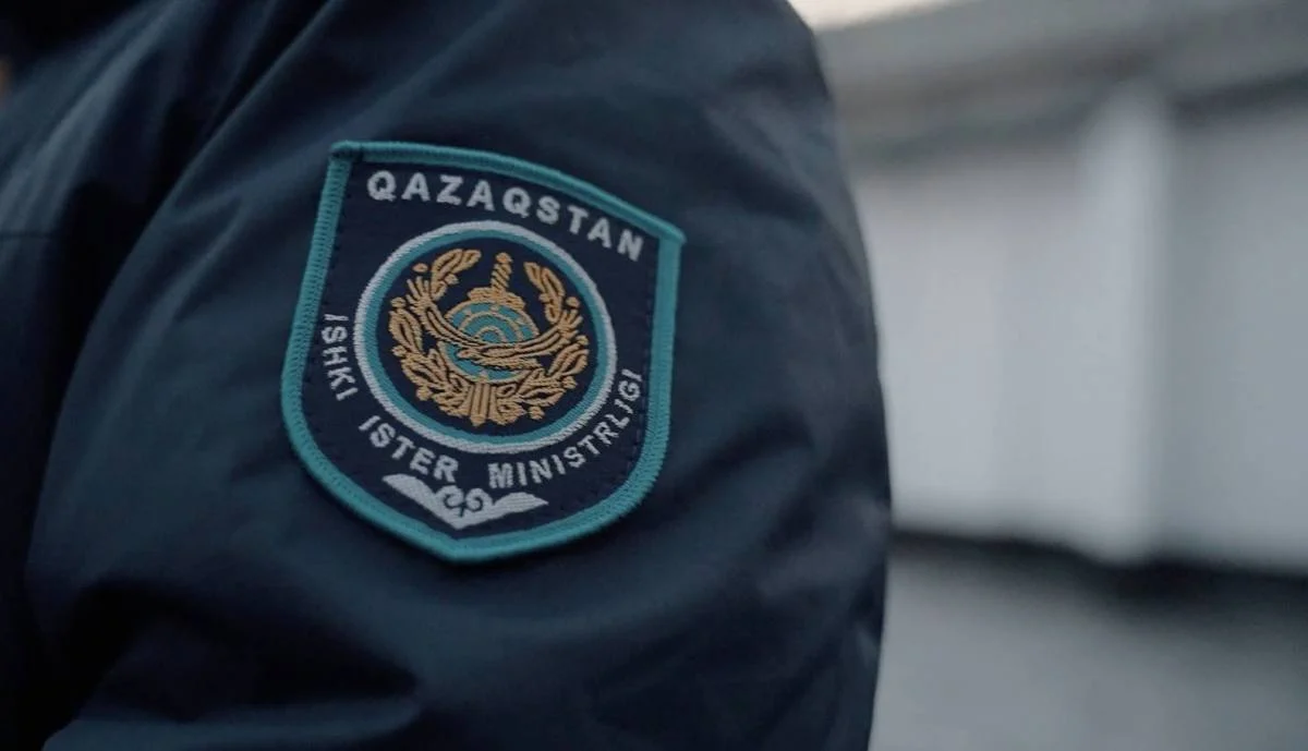 Өскеменде ұшақ бортында тәртіп бұзған жолаушысы қоғамдық жұмысқа тартылды