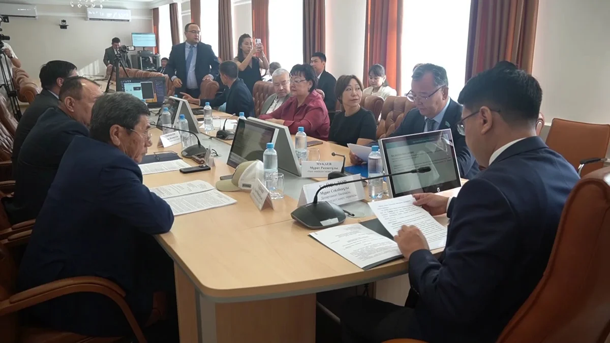 Оралдық шенеуніктер қызметтік көлігімен 119 рет ереже бұзған