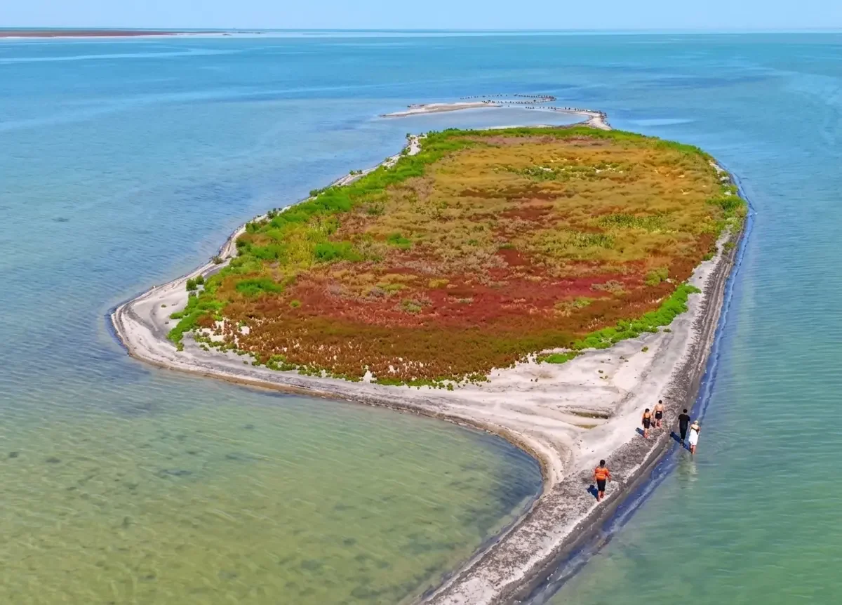 Новый остров появился в Каспийском море