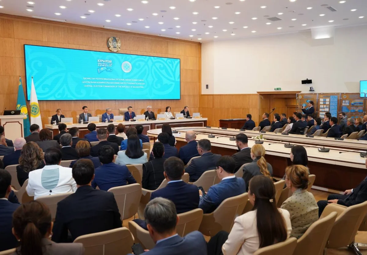 Орталық сайлау комиссиясы Құрылтай депутаттарын тіркеп, куәліктері мен төсбелгілерін табыстады