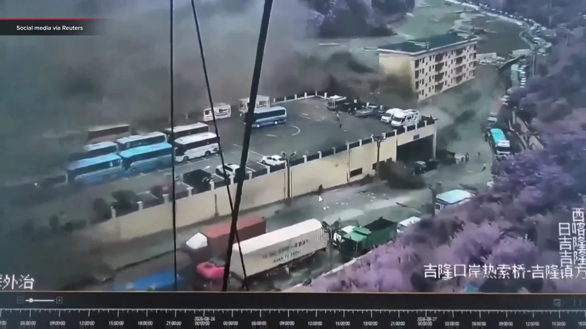 Казахстанка пропала после масштабного наводнения в Непале