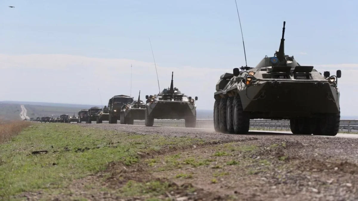 Минобороны обратилось к казахстанцам из-за военной техники ОДКБ на дорогах