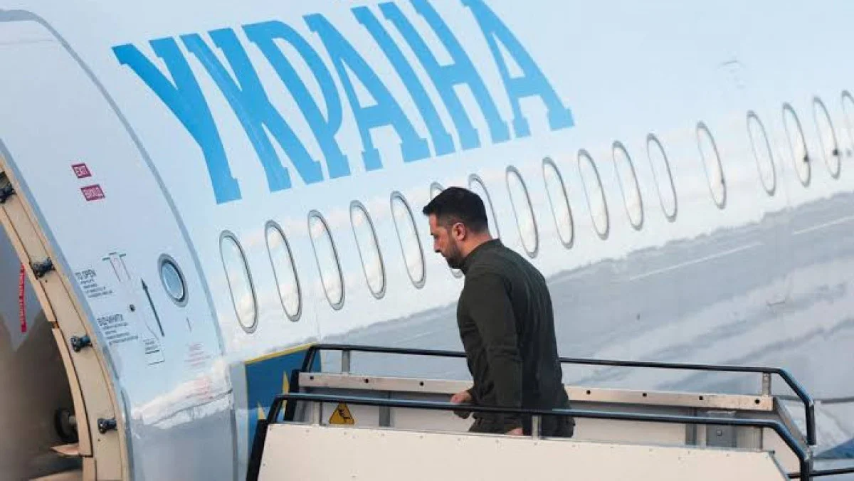 Самолет Зеленского едва не столкнулся с беспилотником