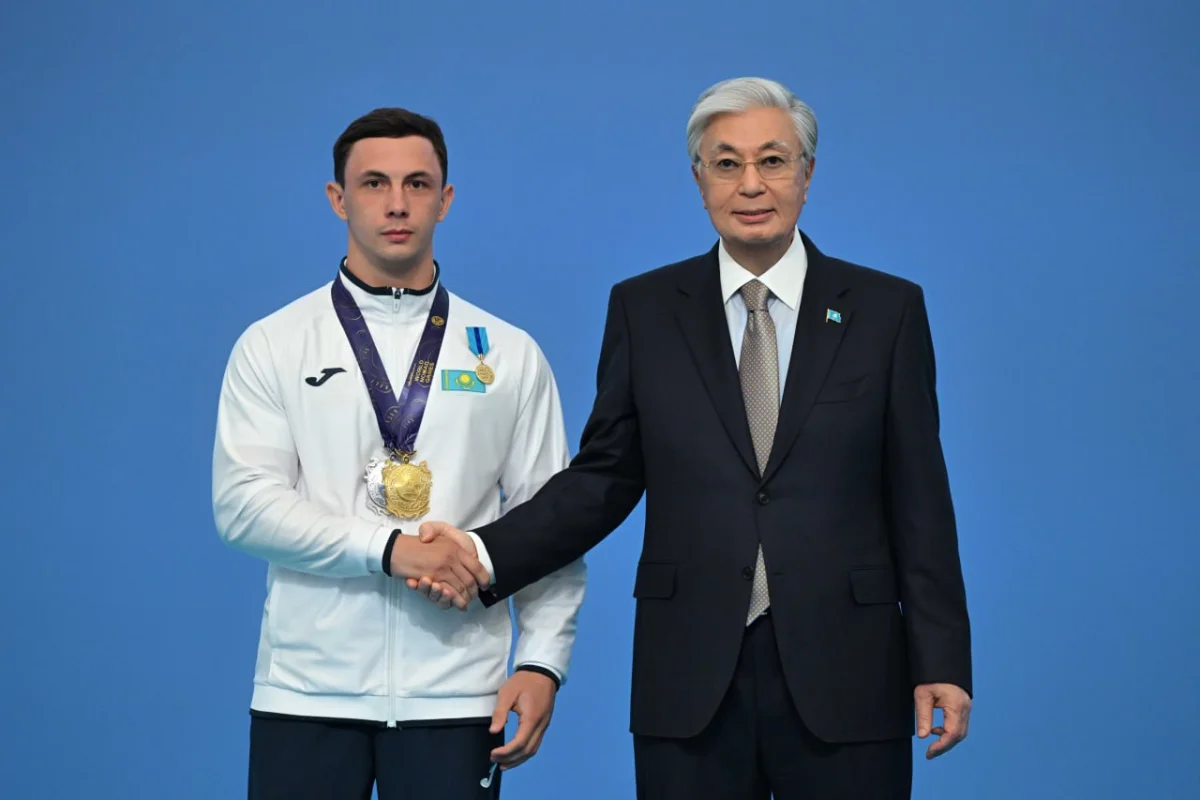 Глава государства наградил победителей и призеров VI Всемирных игр кочевников