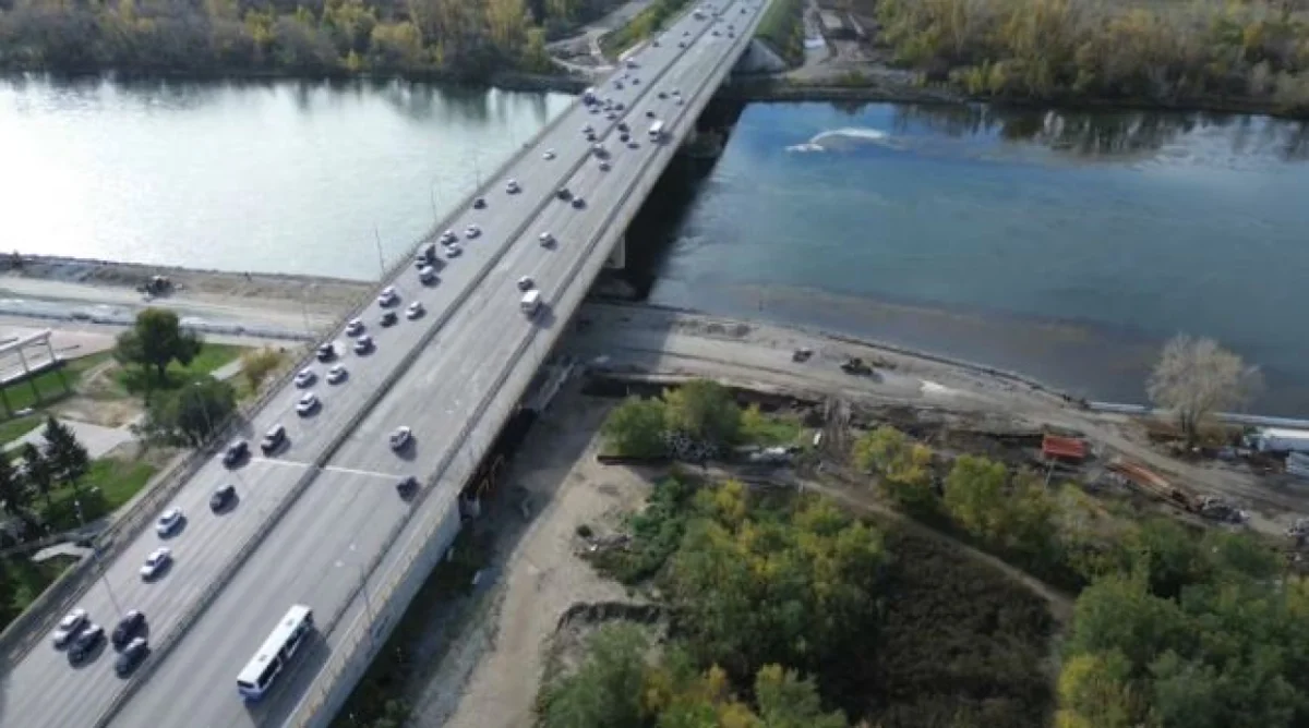 В Усть-Каменогорске нашли тело прыгнувшего с моста мужчины