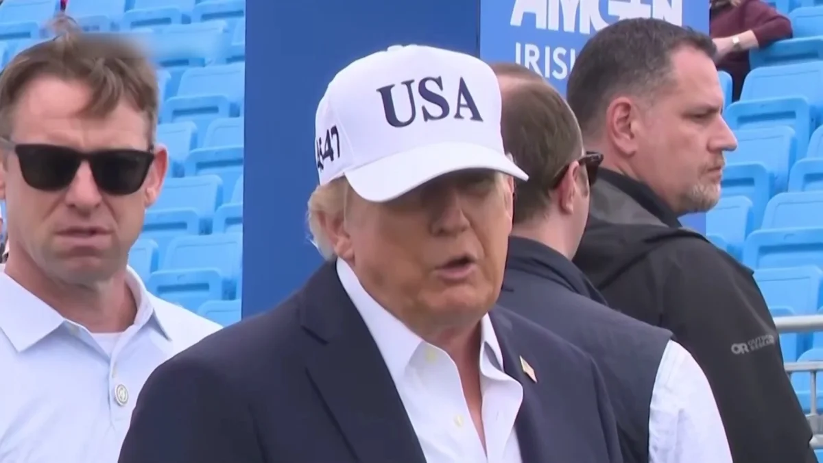 Трамптың арқасына пышақ сұқты
