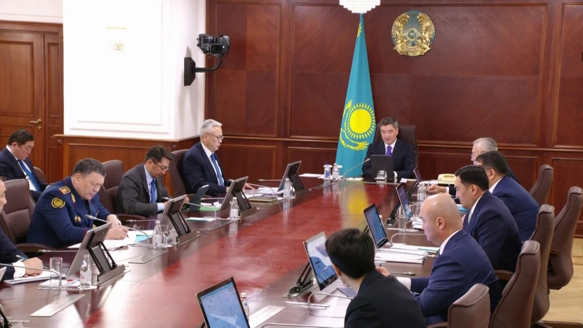 Бектенов потребовал улучшить качество дорог и предупредил руководство «КазАвтоЖола»
