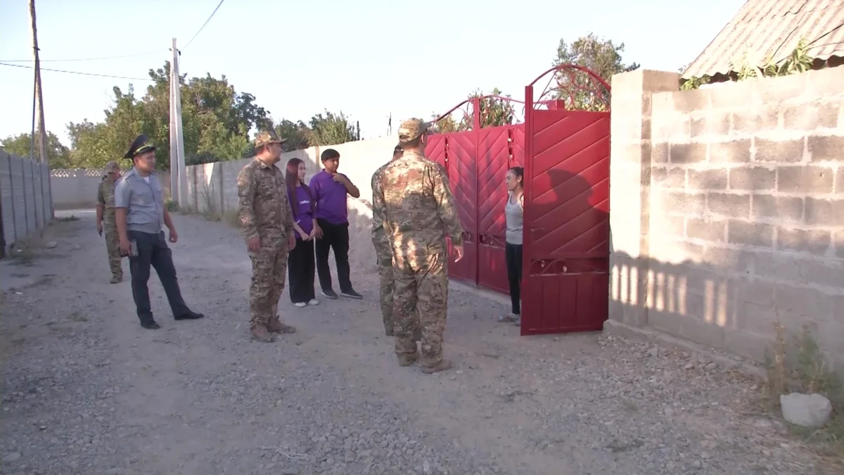 «Әділет» партиясының өкілдері төтеншеліктермен бірге тұрғындарға өрт қауіпсіздігі талаптарын түсіндірді