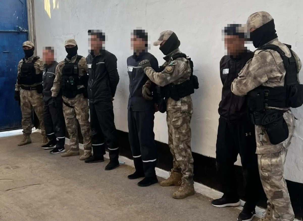 Силовики задержали опасную вооруженную ОПГ в 10 регионах