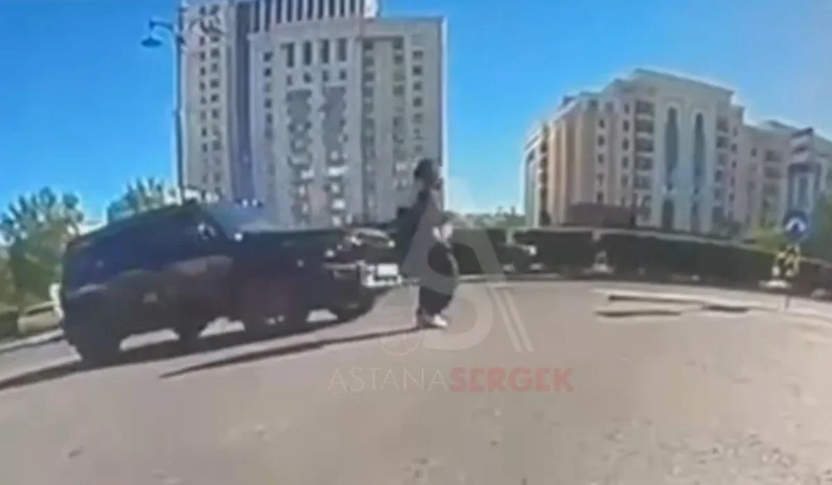 Астанада көлік жүргізушісі әйел адамды қағып, қашып кетті