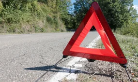 Көлік жүргізушісі әйелді қағып кетті