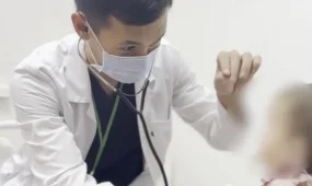 Годовалый ребёнок проглотил гвоздь длиной 4 сантиметра в Туркестанской области