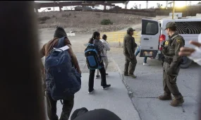 АҚШ-та заңсыз жүрген 500 мыңнан астам мигрант депортацияланды