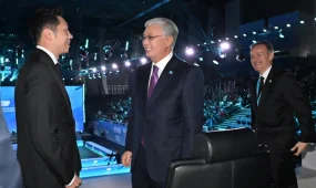 Президент үстел теннисі майталмандарымен әңгімелесті