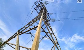 Павлодарда үш жастағы қыз ашық сымды ұстап, алақандарын күйдіріп алды