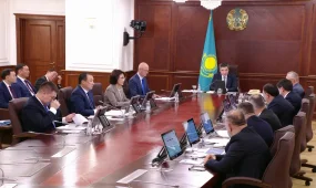 Олжас Бектенов провел совещание по вопросам развития аэропорта Алматы