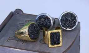 Мастер из Караганды делает украшения из угля