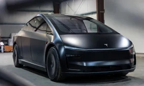 Илон Маск: Tesla начнёт выпускать беспилотные Cybercab за 10 секунд