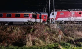 Поезда столкнулись в Словакии, десятки человек пострадали