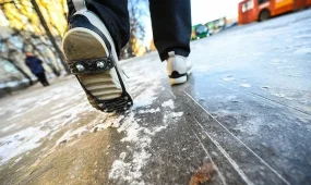 В Алматы дождь, в Астане гололёд: погода в мегаполисах в четверг, 13 ноября