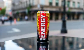 У 22-летнего россиянина отнялись ноги из-за чрезмерного употребления энергетиков