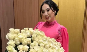 Каракат Абильдина поздравила Серика Токтара с 50-летием (ВИДЕО)