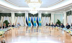 Қазақстан мен Эстония президенттері кеңейтілген құрамда келіссөз жүргізді