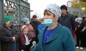 Атырау облыстық инфекциялық аурухана қызметкерлері жалақы мен еңбек демалысы төлемінің азайып кеткеніне наразы