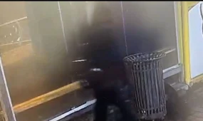 Елордада аялдама павильонына зиян келтірген екі тұрғын анықталды